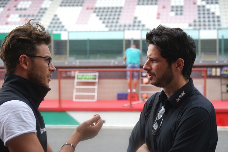 Si parla del futuro e dei progetti del pilota (foto di C. Olivieri)