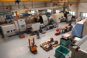 In den Hauptabteilungen Fräsen, Drehen und Schleifen stehen modernste  Bearbeitungszentrem mit Heidenhain- und Siemenssteuerungen zur Verfügung.
