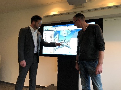 . V. li: Christoph Rowlien, Technischer Berater Moldtech GmbH NL Ludwigsburg, Dirk Wunsch, Fertigungsleiter heimatec GmbH